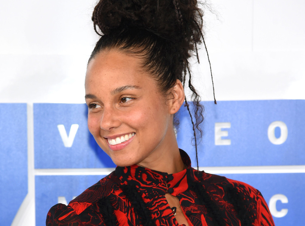 Why The Big To Do Over Alicia Keys Makeup Free Face E News